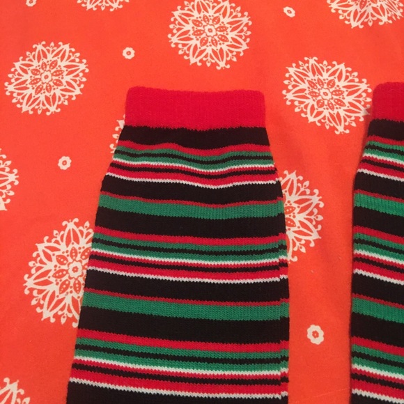 NWOT SANTA TOE SOCKS - Picture 10 of 10